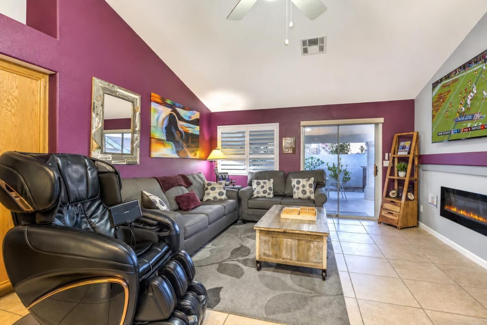 Patio, Massage, TV and multimedia, Living room, fireplace