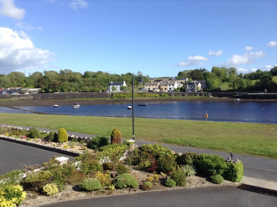Bird's eye view, River view, River view, Street view