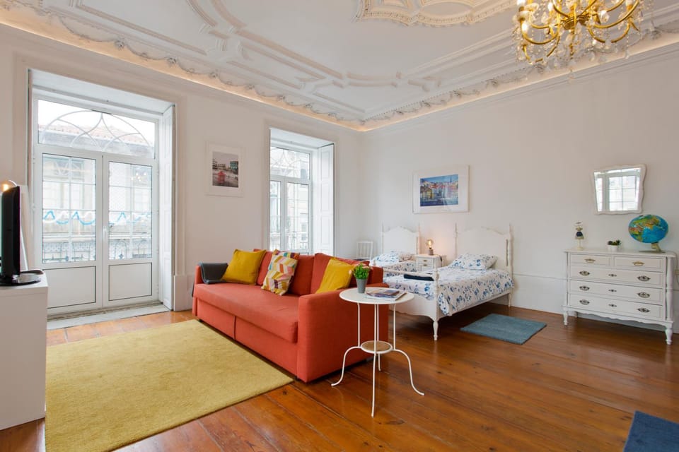 Bed, Living room
