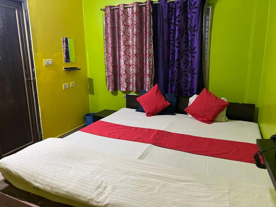 Radha Rani lodge Hotel in West Bengal