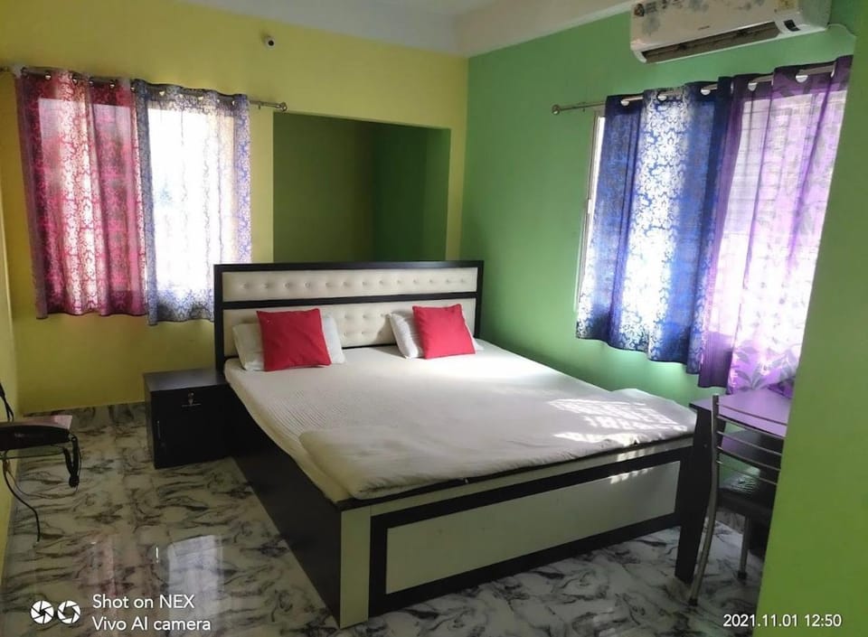 Radha Rani lodge Hotel in West Bengal