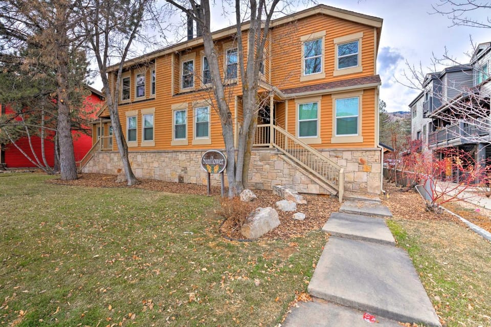 Park City Condo: Walk to Ski Lifts! House in Park City