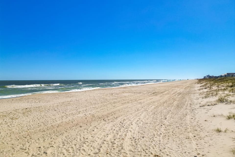 Steps to Boardwalk: Carolina Beach Condo w/ Views! House in Carolina Beach