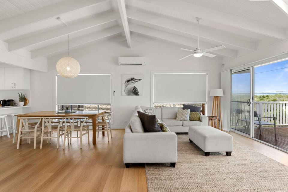 Peppertree Jervis Bay Pet Friendly Beachfront with Sea Views House in Callala Bay