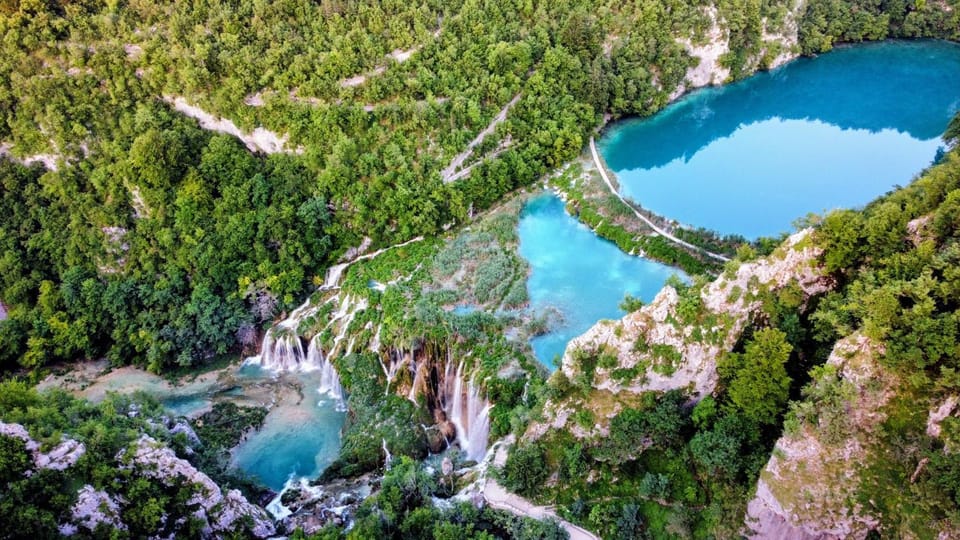 Nearby landmark, Day, Natural landscape