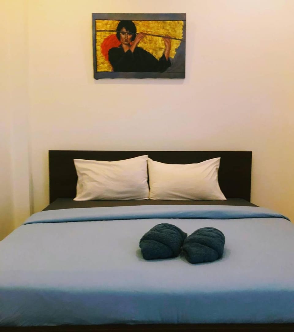 Judith's 2 bedroom family home, sleeps 6 House in Phe