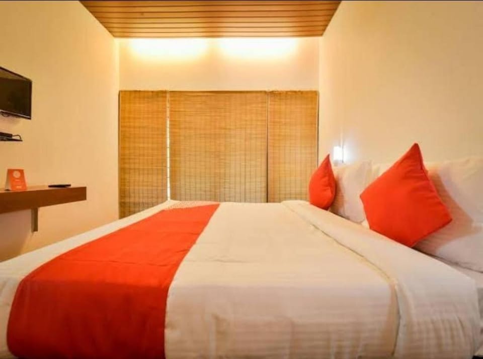 Restaurant/places to eat, Bed, Bathroom, TV and multimedia, Balcony/Terrace, Photo of the whole room, Bedroom