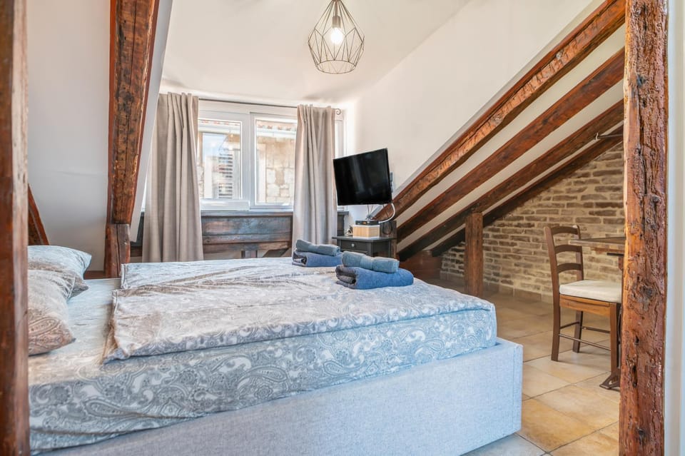 Centrum Topaz apartmani Apartment in Split