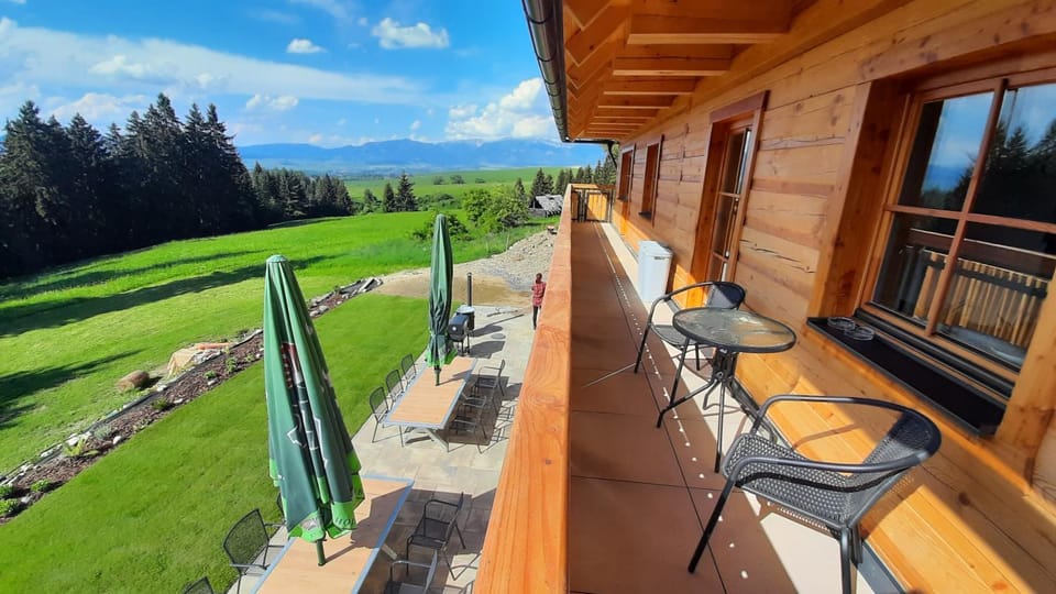 Balcony/Terrace, Mountain view, Mountain view