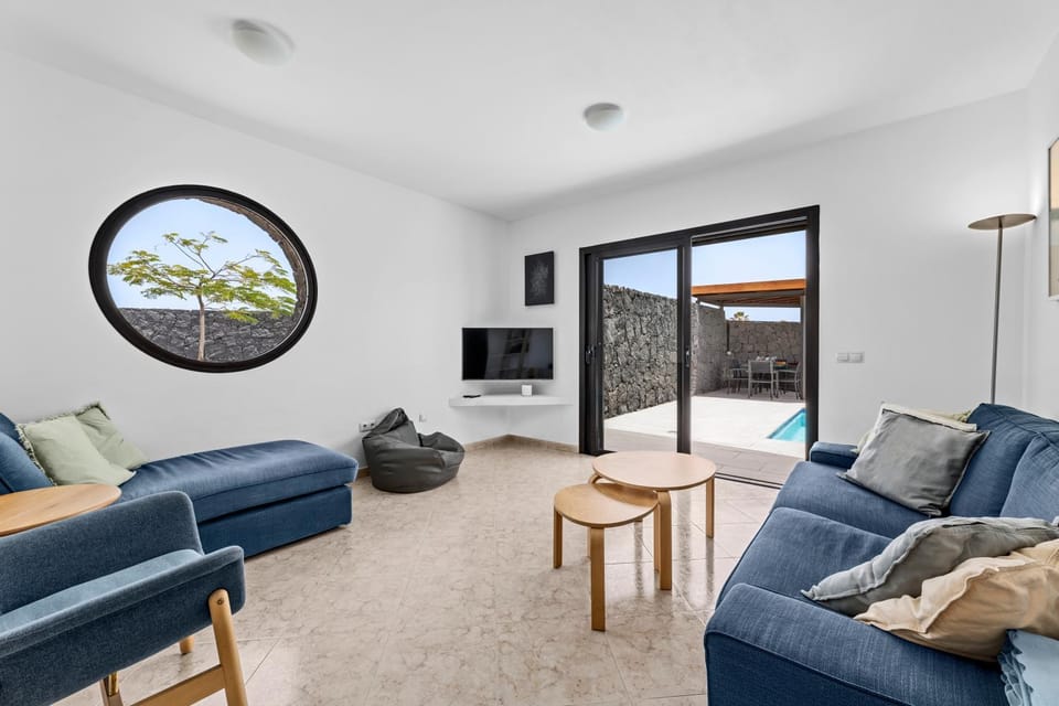 3 Bedroom Villa with Private Pool close to Papagayo Beach Villa in Playa Blanca