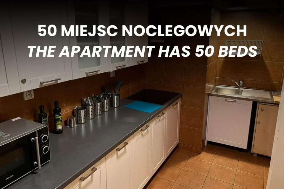 Kitchen or kitchenette, Text overlay