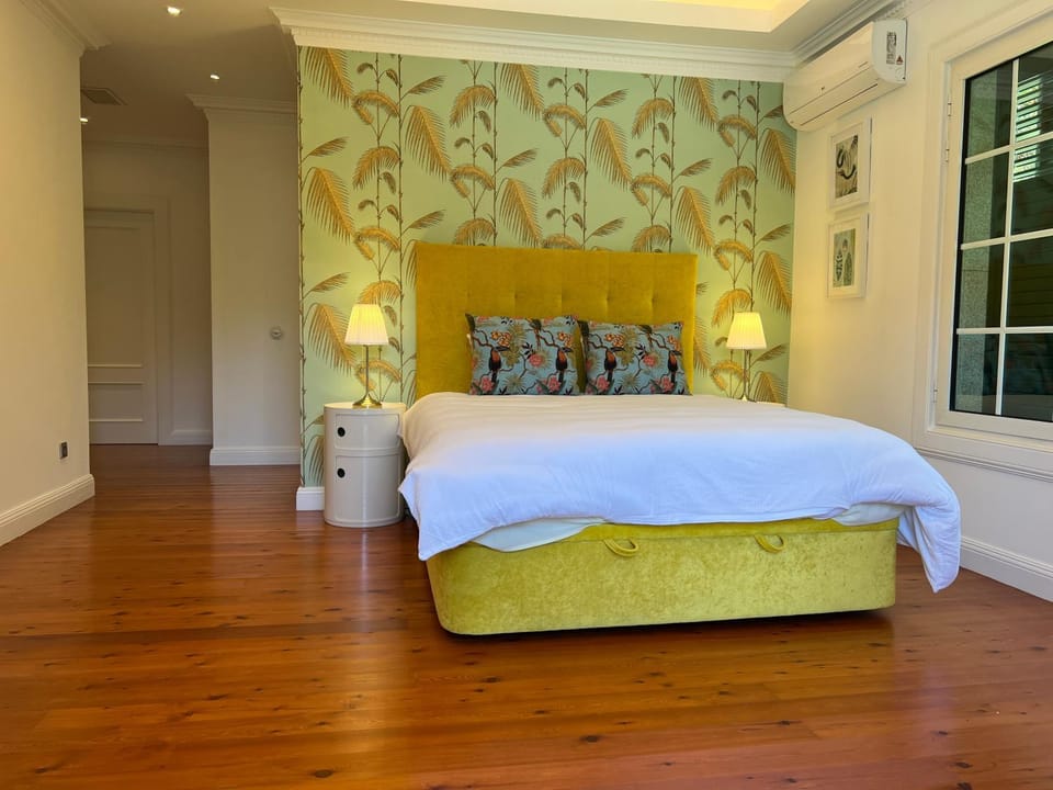 Bed, Bedroom, VIP
