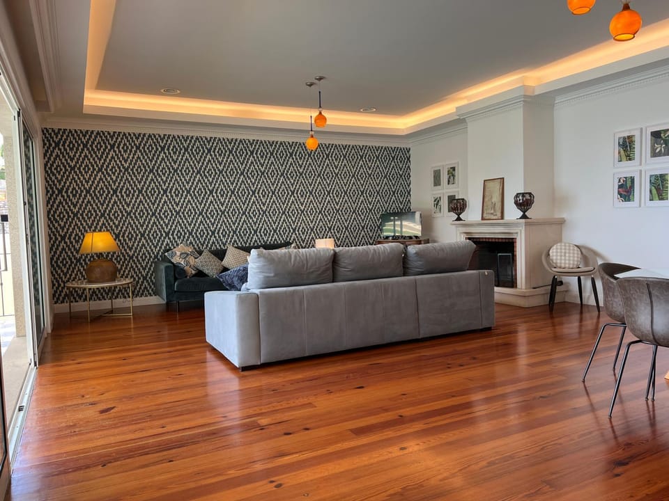 Living room, Seating area, Dining area, air conditioner