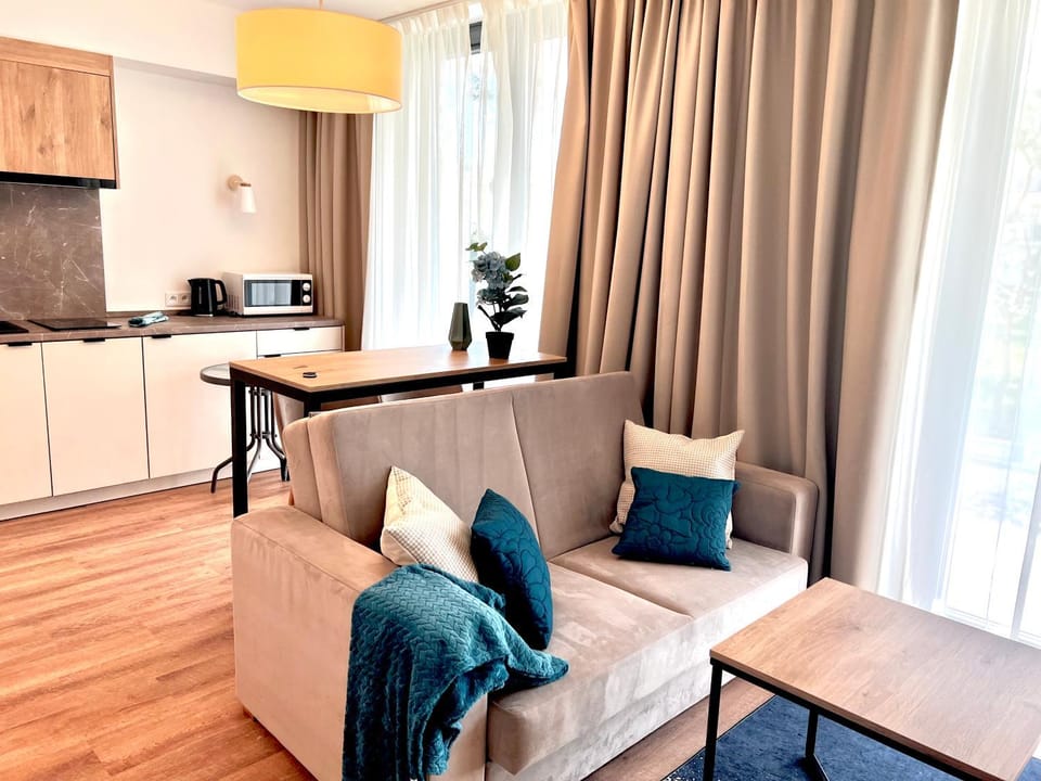 Kitchen or kitchenette, Living room, Seating area, Dining area, minibar, pet friendly, stove