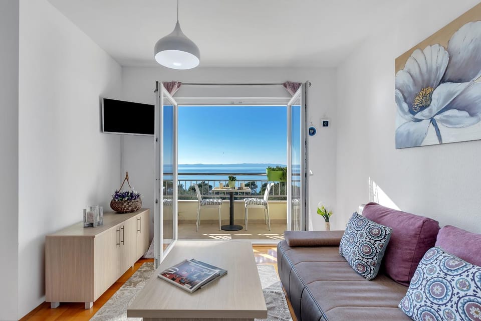 Balcony/Terrace, Living room, Seating area, Sea view