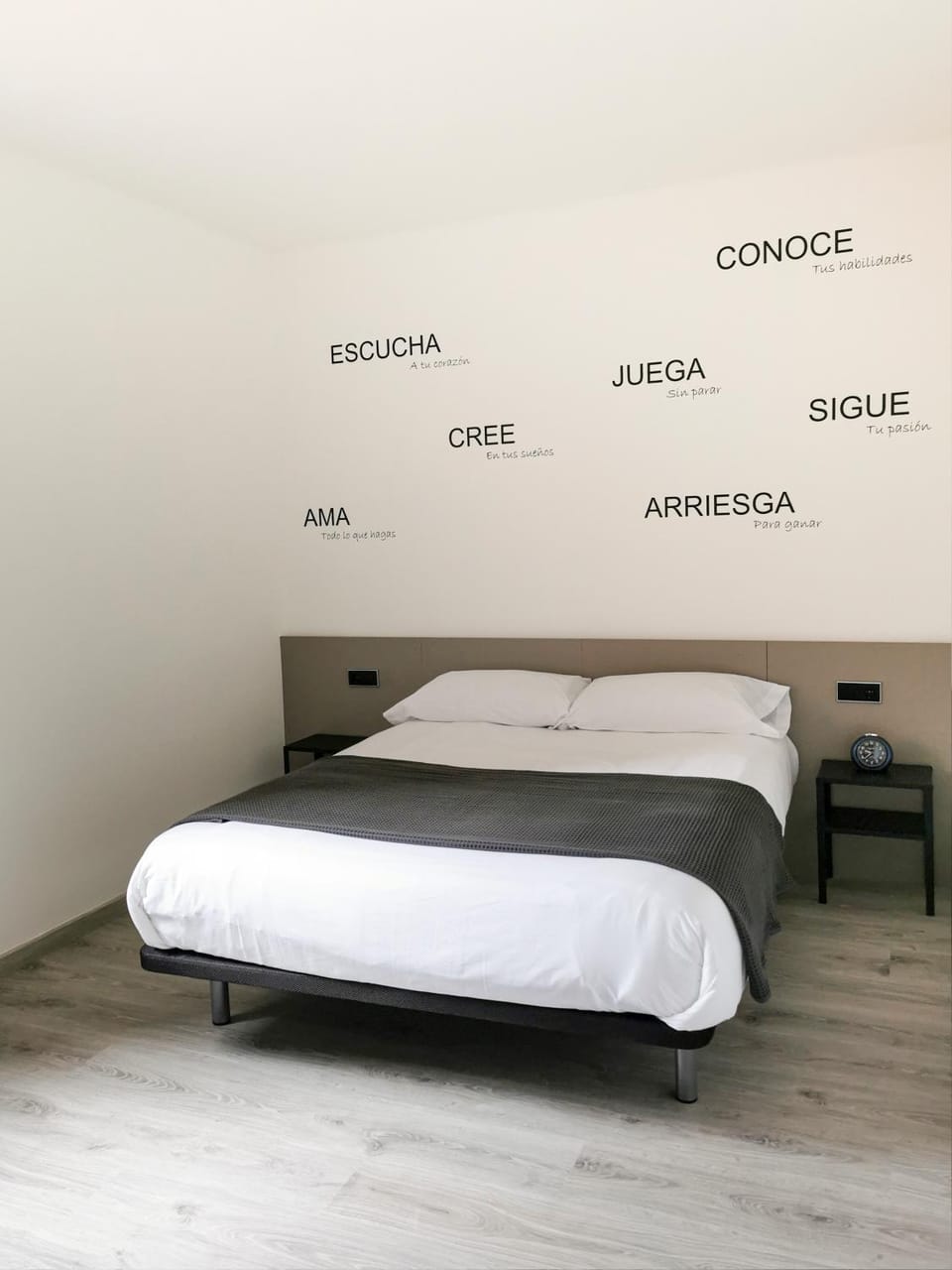Bedroom, Garden view, Mountain view, internet
