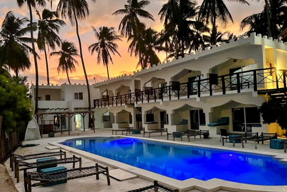Property building, Natural landscape, Swimming pool, Sunrise, Sunset