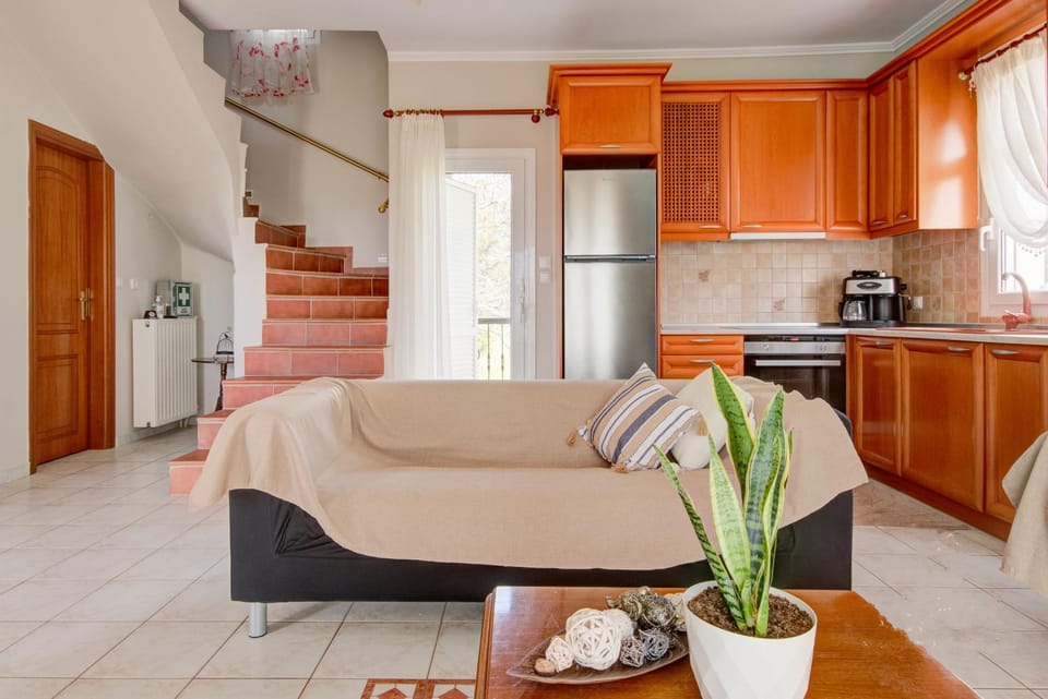 Kitchen or kitchenette, Living room, Photo of the whole room, Seating area