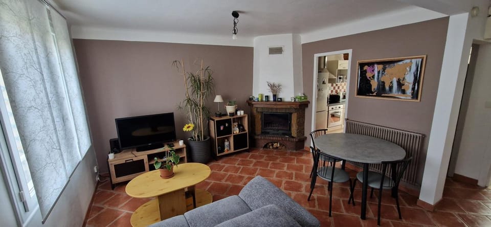 Chambre lit double proche du circuit Bed and Breakfast in Le Mans