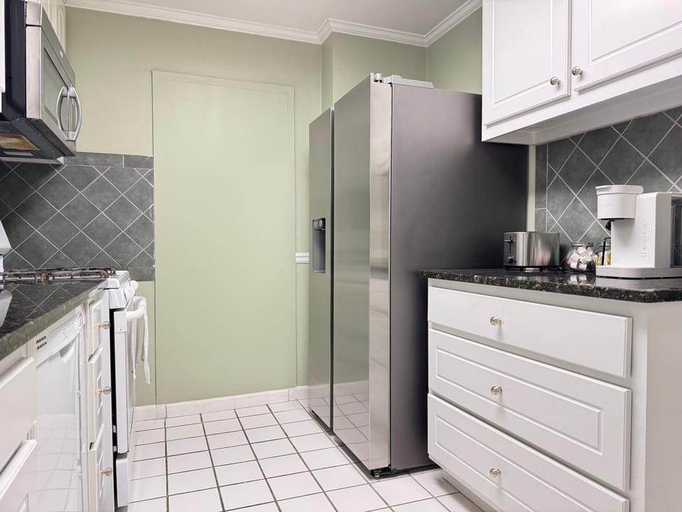 Atlanta Downtown! 3 Unique Apartments Available! Onsite Parking House in Atlanta