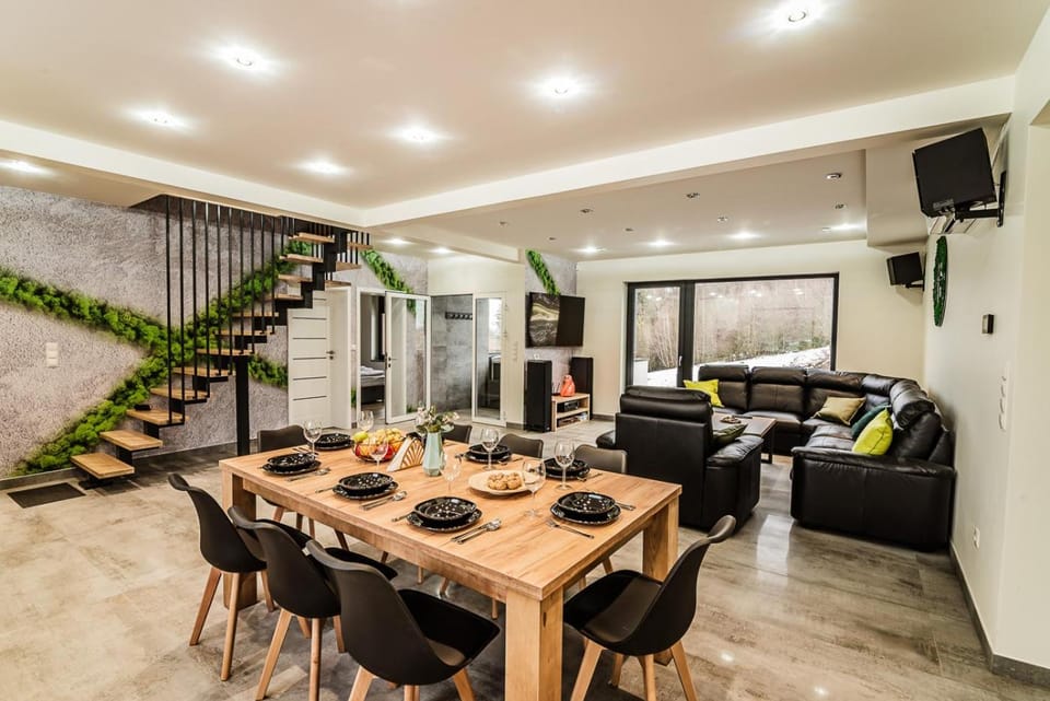 Living room, Dining area