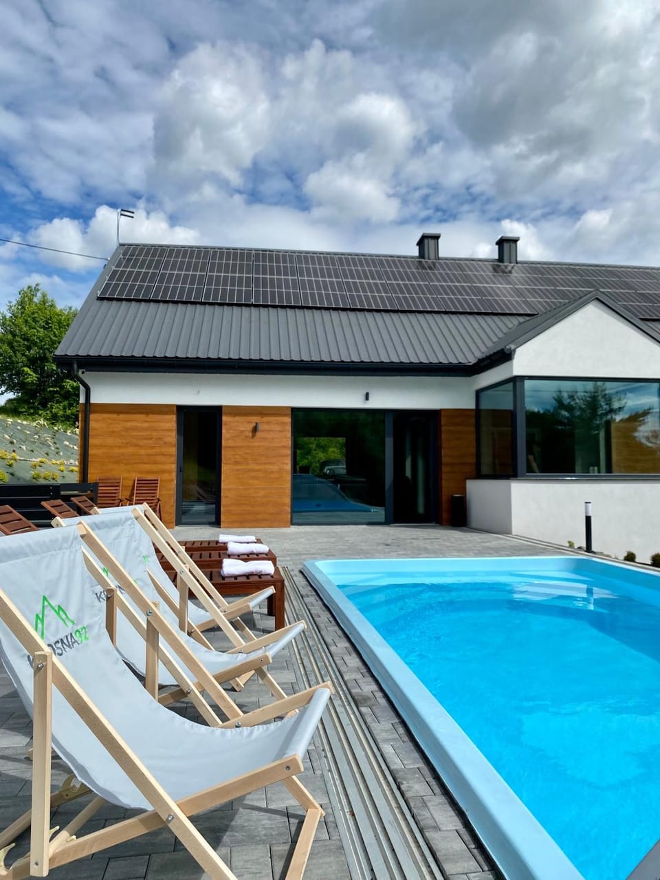 Property building, Swimming pool, sunbed, sunbed