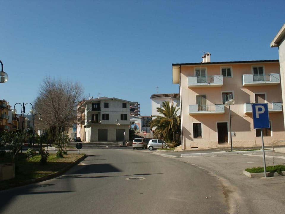 Property building, Neighbourhood