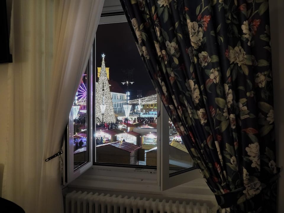 City view, Street view