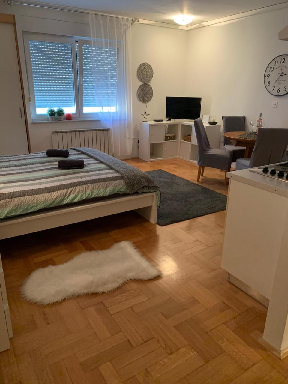 Photo of the whole room