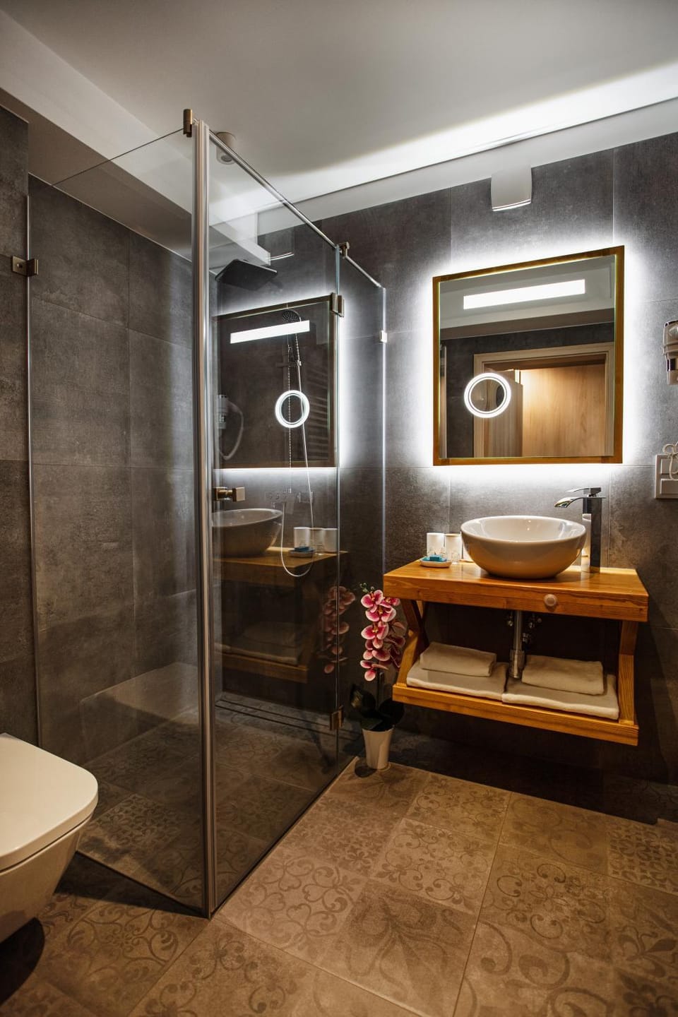 Shower, Toilet, Bathroom, hair dryier, towels