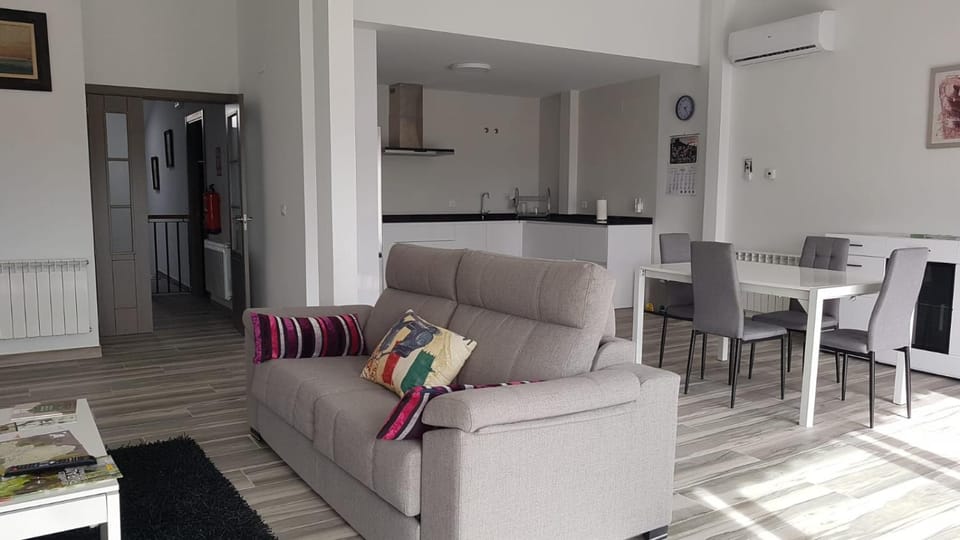 Kitchen or kitchenette, Living room, Dining area, internet, air conditioner