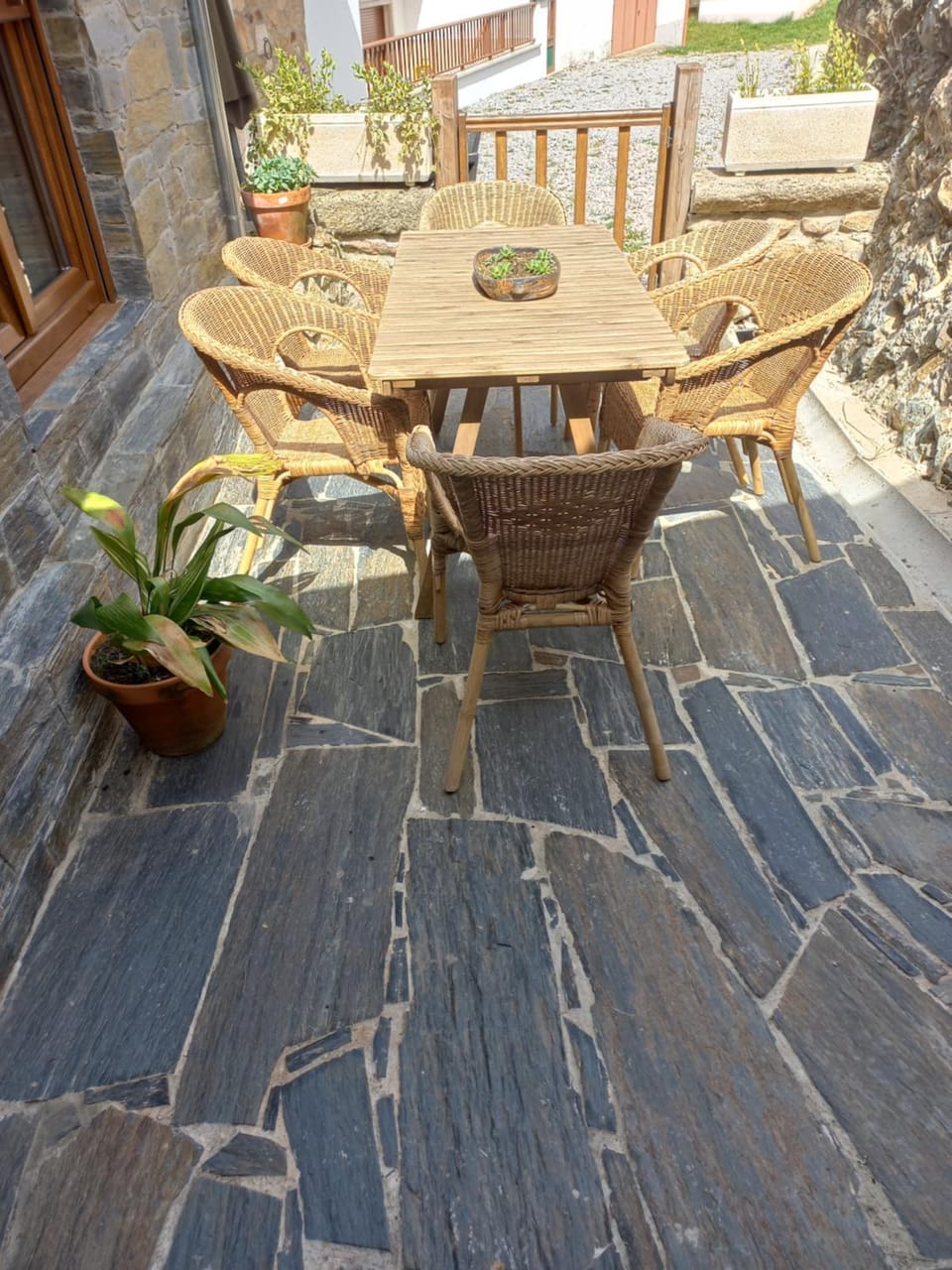 Patio, Dining area, Meals