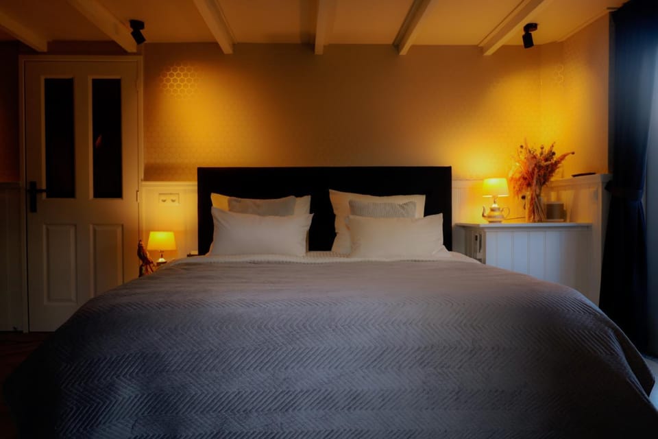 Bed, Bedroom