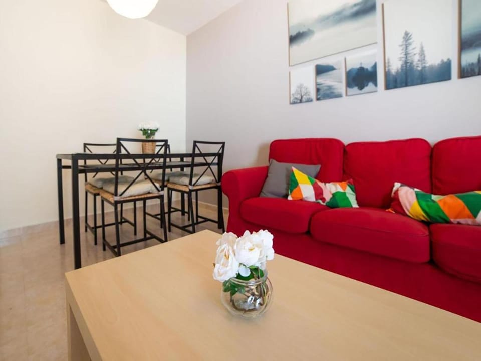 Communal lounge/ TV room, Living room, Dining area