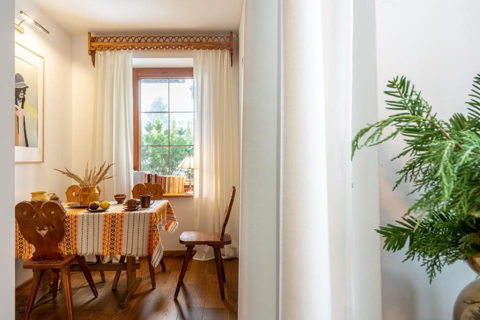 Kitchen or kitchenette, Dining area, Communal kitchen, pet friendly