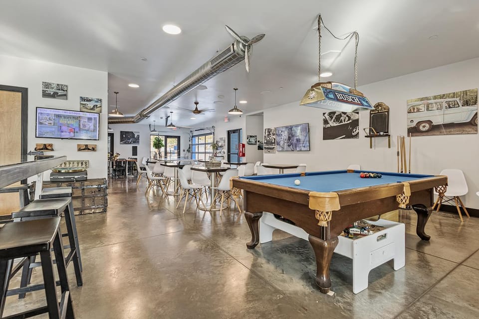 Communal lounge/ TV room, TV and multimedia, Photo of the whole room, Dining area, pet friendly