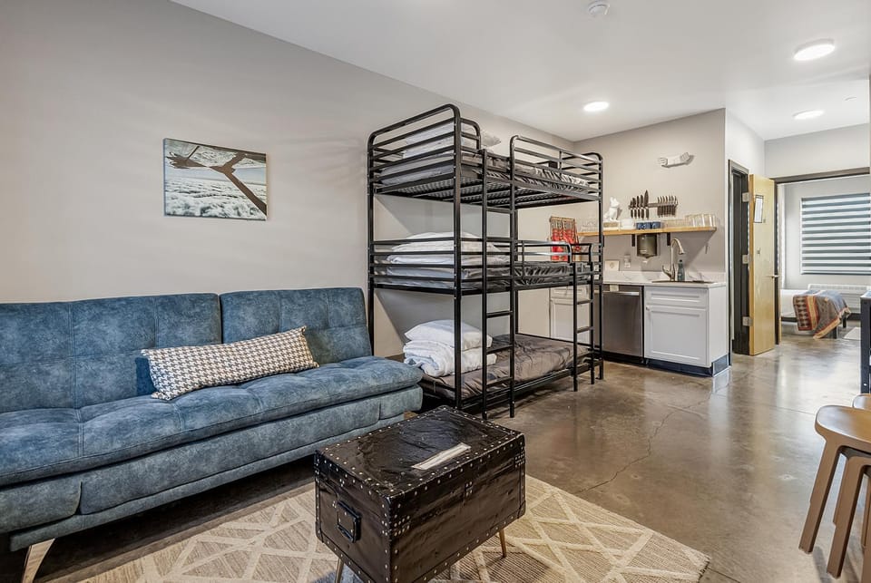 Bed, Bathroom, Living room, Photo of the whole room, Dining area, bunk bed, pet friendly, kitchen