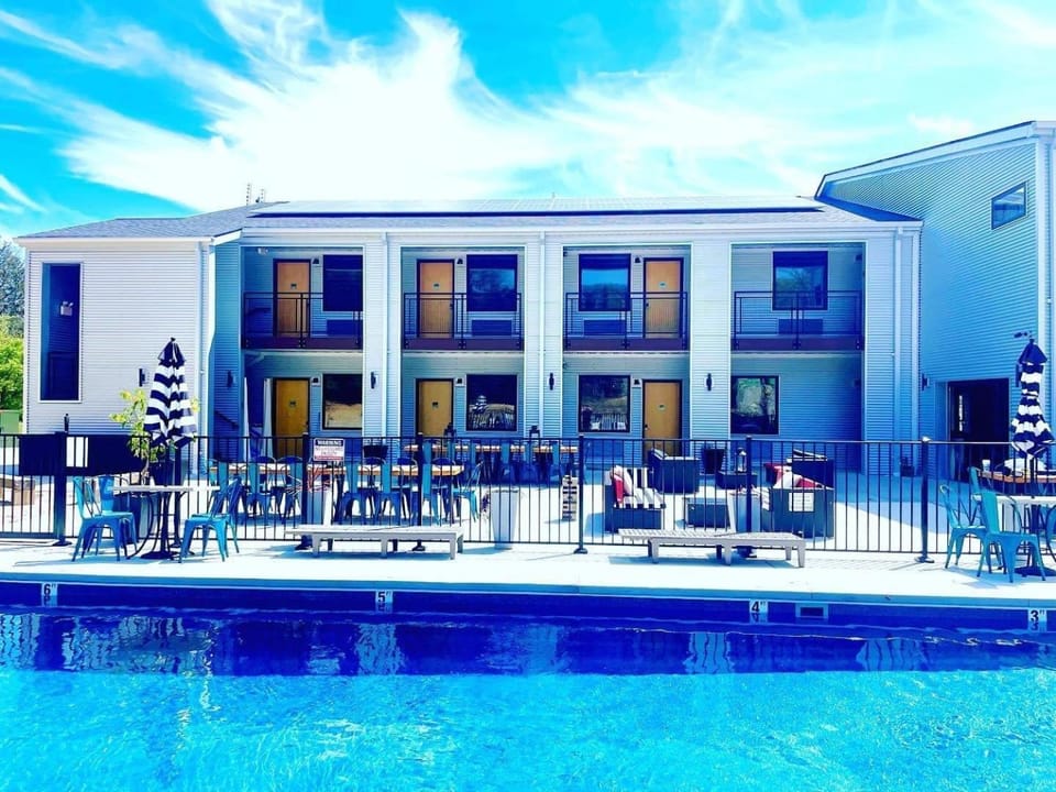Patio, Swimming pool