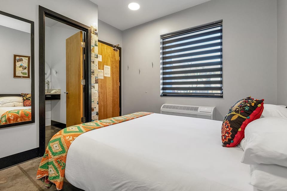 Bed, Photo of the whole room, Bedroom, pet friendly
