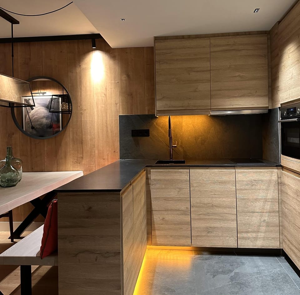 Kitchen or kitchenette