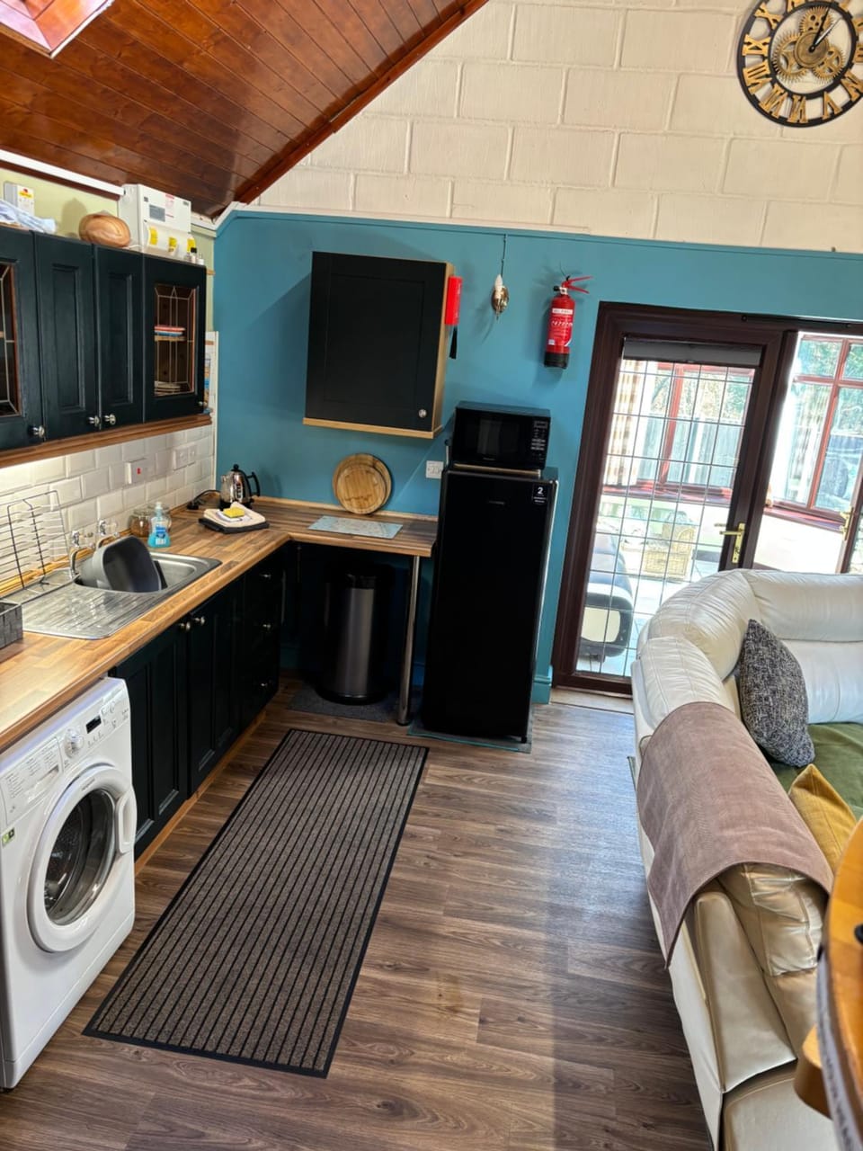 Kitchen or kitchenette, oven, pet friendly, washing machine