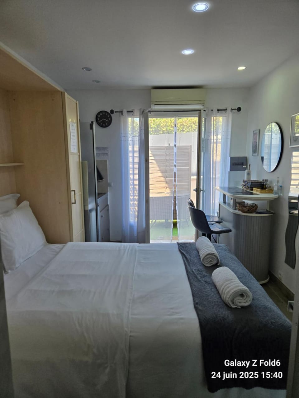 4 logements à La Trinité proche de Nice 15 mn, Monaco 20 mn et l'Italie 30 mn 2 Chambres et 2 Studios privés et indépendants Bed and Breakfast in 06340 La Trinité, France