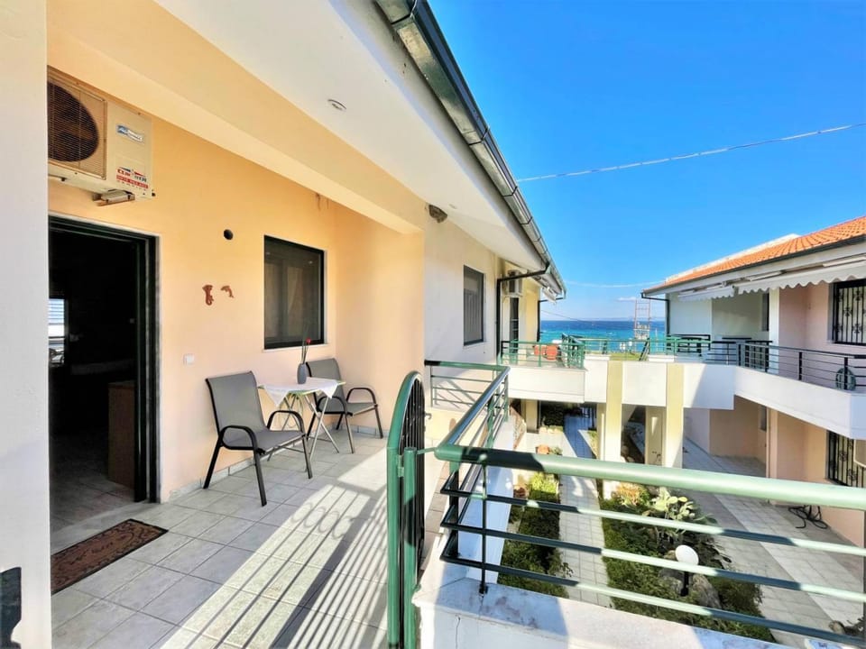 Patio, Facade/entrance, Balcony/Terrace, Sea view