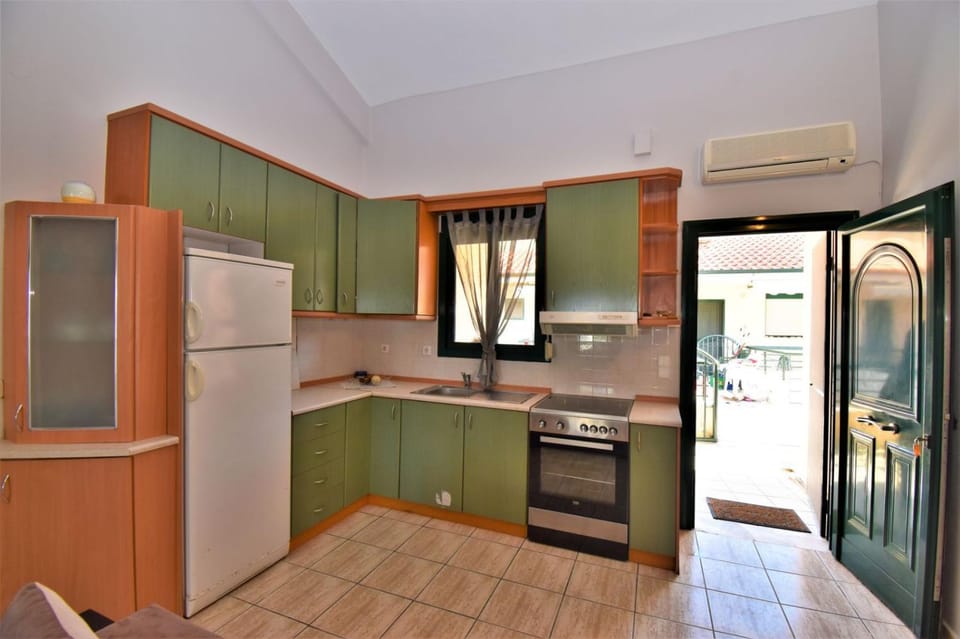 Kitchen or kitchenette, pet friendly