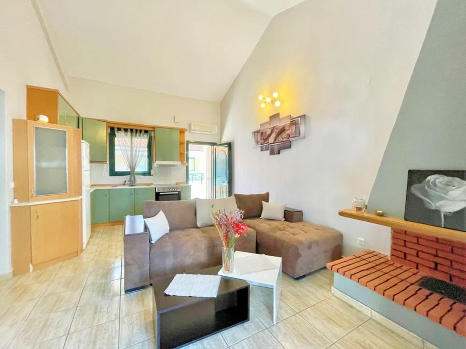 Kitchen or kitchenette, Living room, Seating area, Communal kitchen, flat iron