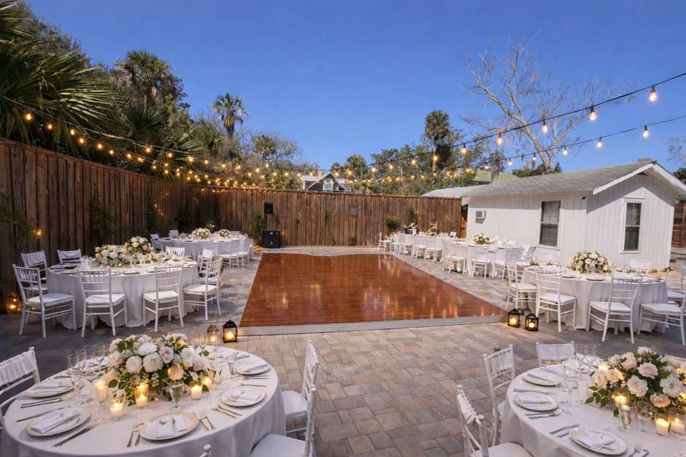 Remodeled Historic 1800s Carriage House, The Castle Garden, Colonial Modern Mansion House in Saint Augustine