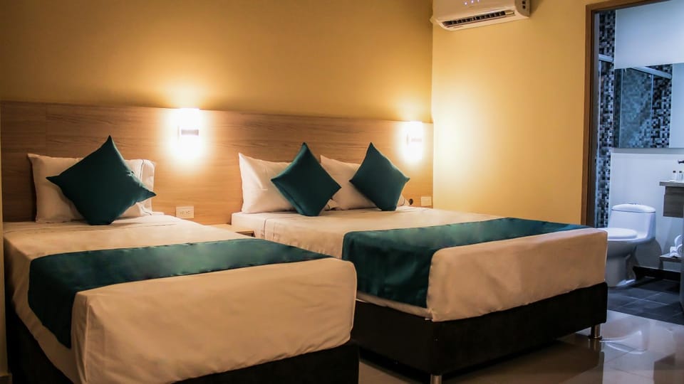 Bed, Bathroom, Photo of the whole room, Decorative detail, Bedroom, air conditioner