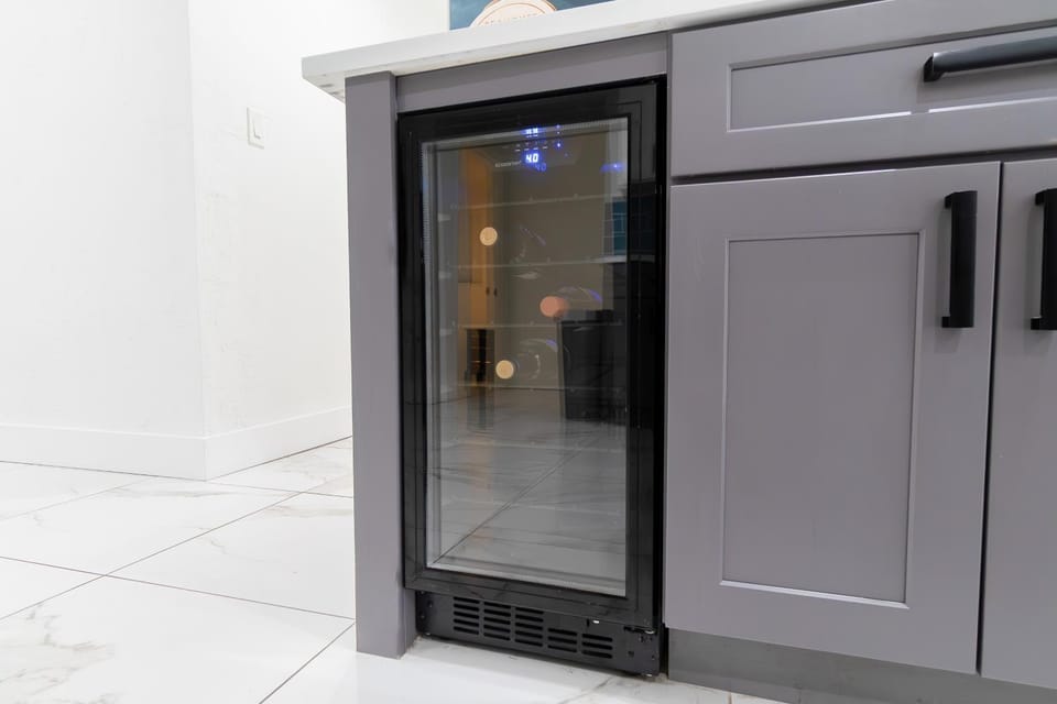 Kitchen or kitchenette, kitchen