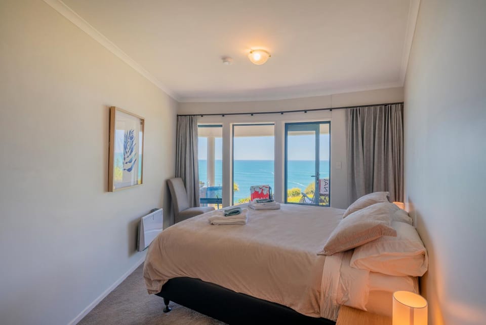 Bed, Bedroom, Sea view, Sunrise, Sunset
