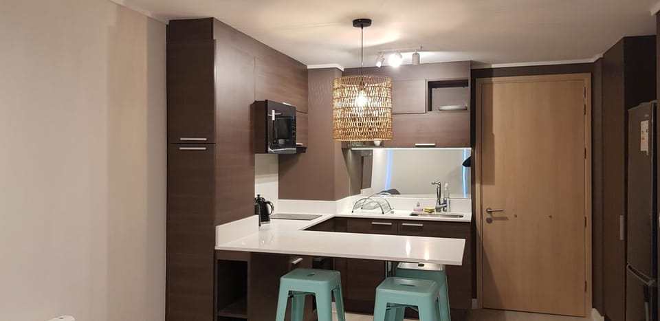 Dining area, kitchen